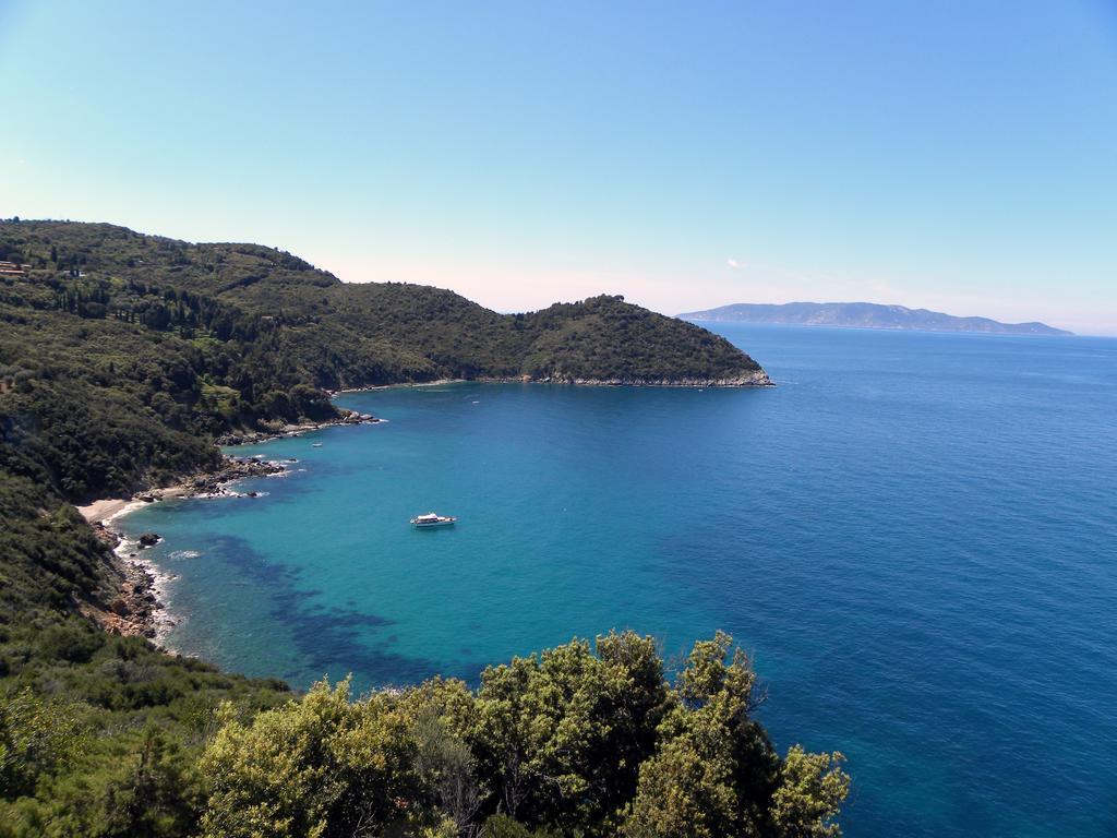 Agriturismo Monte Alzato กาปัลบีโอ ภายนอก รูปภาพ