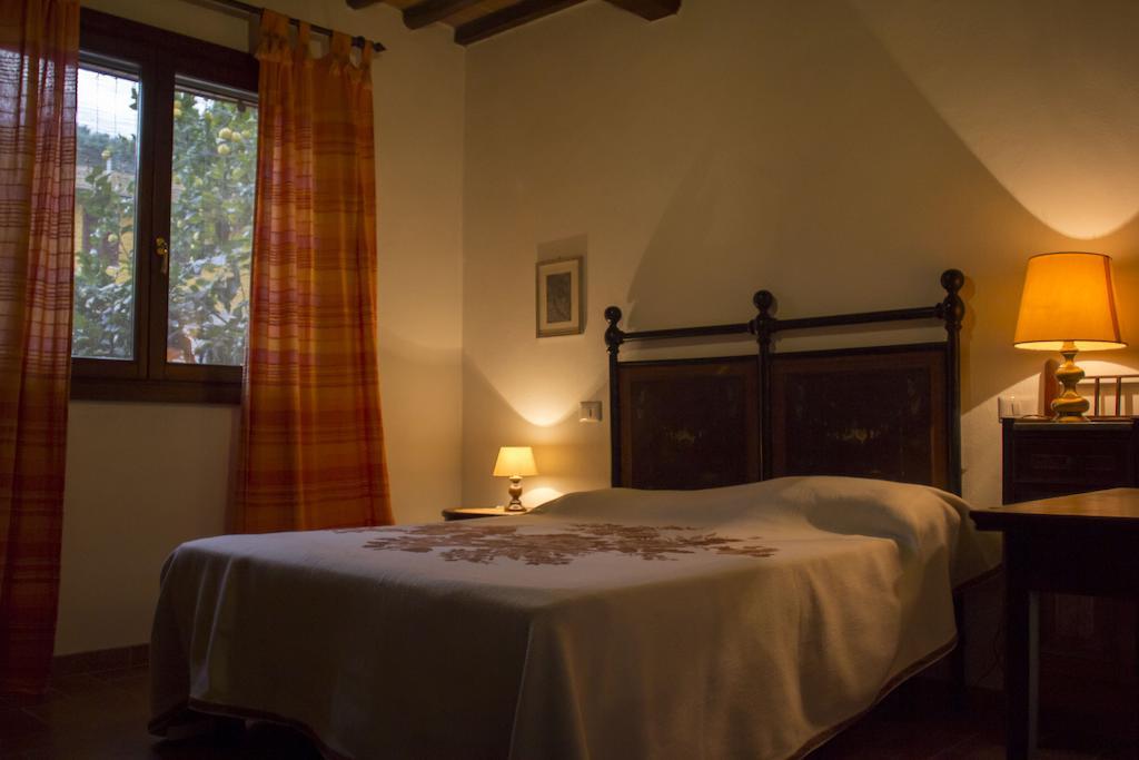 Agriturismo Monte Alzato กาปัลบีโอ ห้อง รูปภาพ